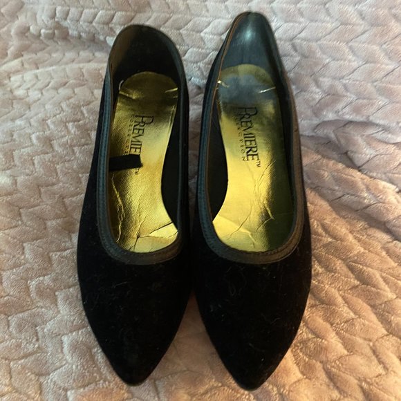 EUC Vintage Premier Collection women's Black Velvet Heels  Size 9 - Picture 1 of 12